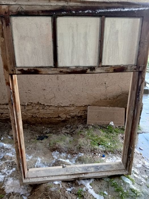 Taxtadan eshik romlar