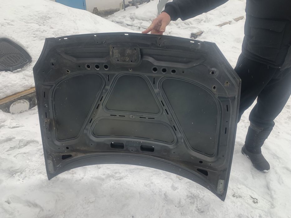 Продам капот на приору