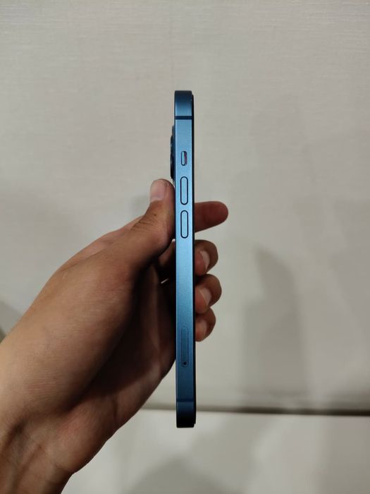 Обменяю айфон 13