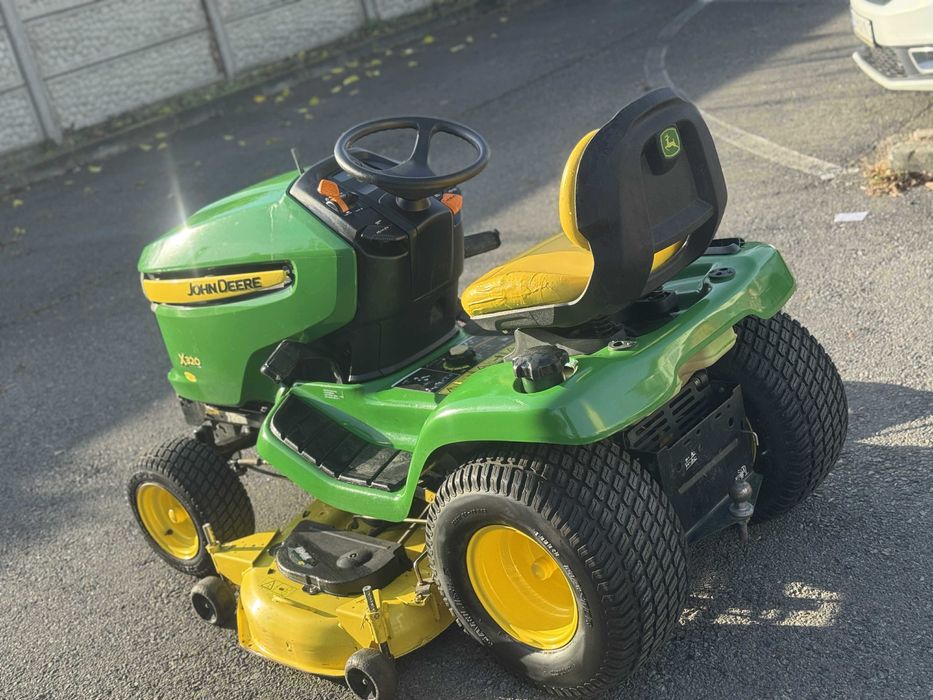 Tractoras de Tuns iarba John Deere X320 22HP Kawasaki