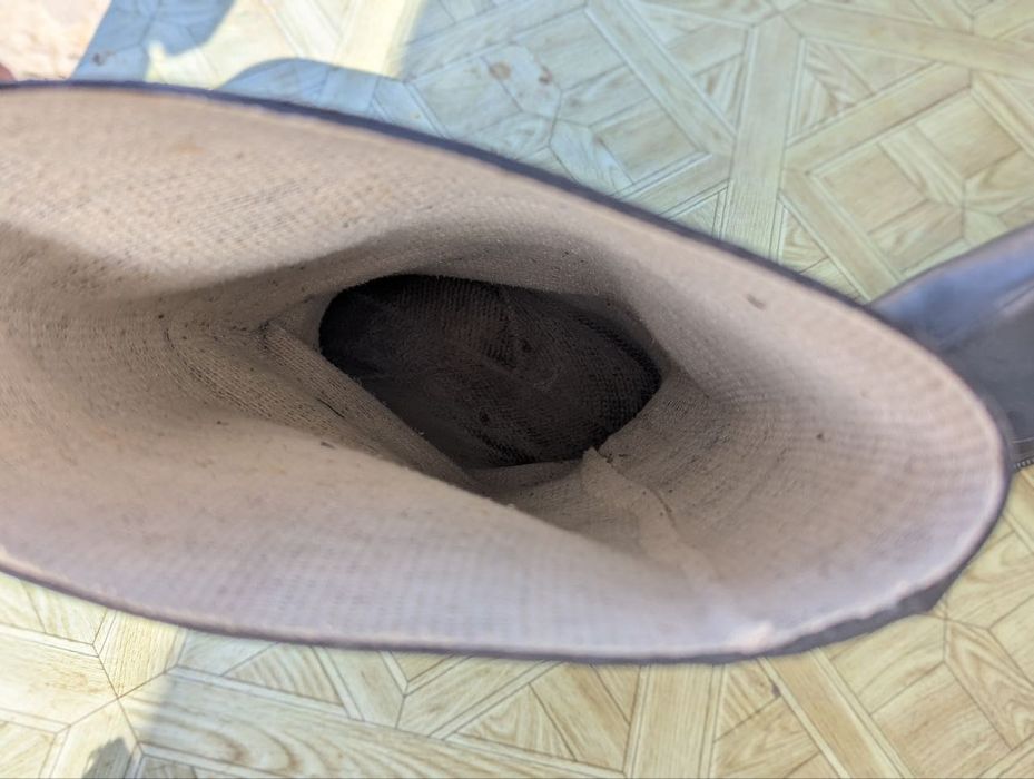 Продам резиновые сапоги