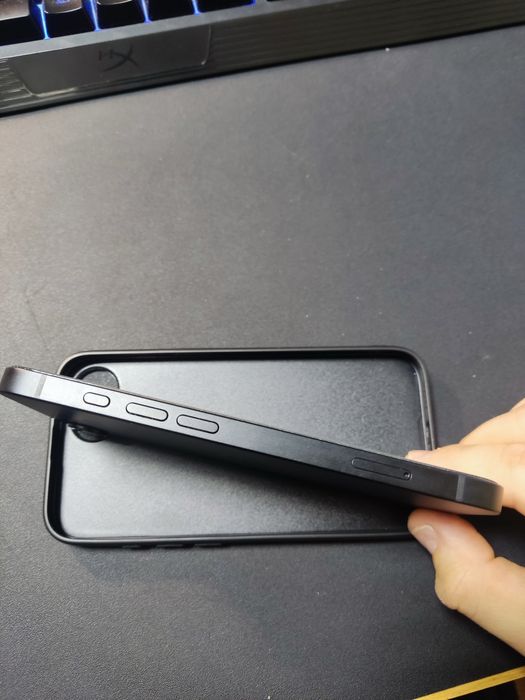 Iphone 16e 8/128 гб