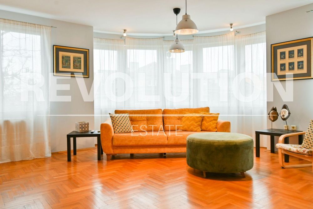 Дава се под наем Тристаен апартамент в София, Център - 125 кв.м за 1196.97 € - Снимка #2