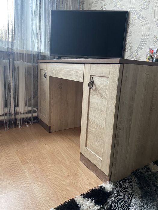 Продам компьютерный стол