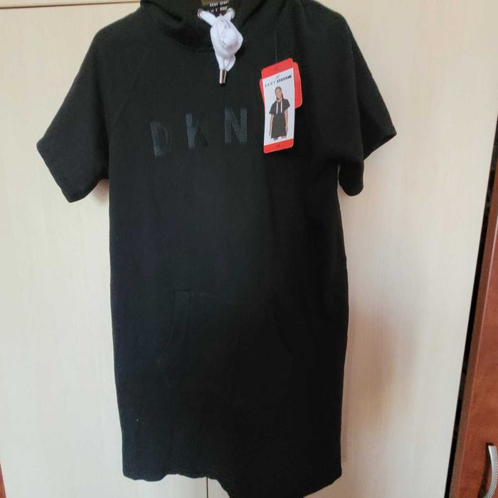 DKNY спортна рокля