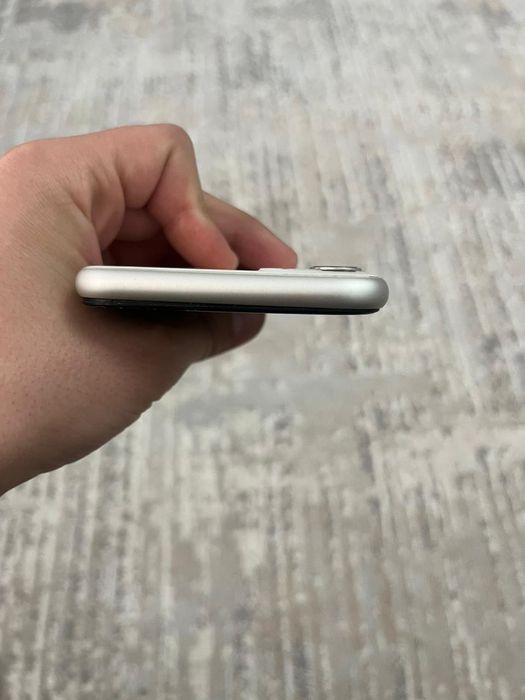 IPHONE 11 хороший