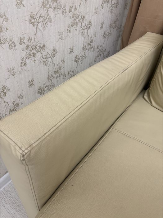 ПРОДАМ диван Ikea кожанный 225см Х 95см