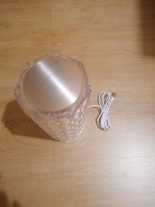 Lampa transparenta, functionare pe USB si functie tactila