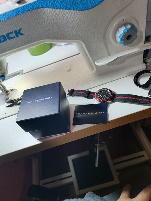 Часы наручные Tommy Hilfiger