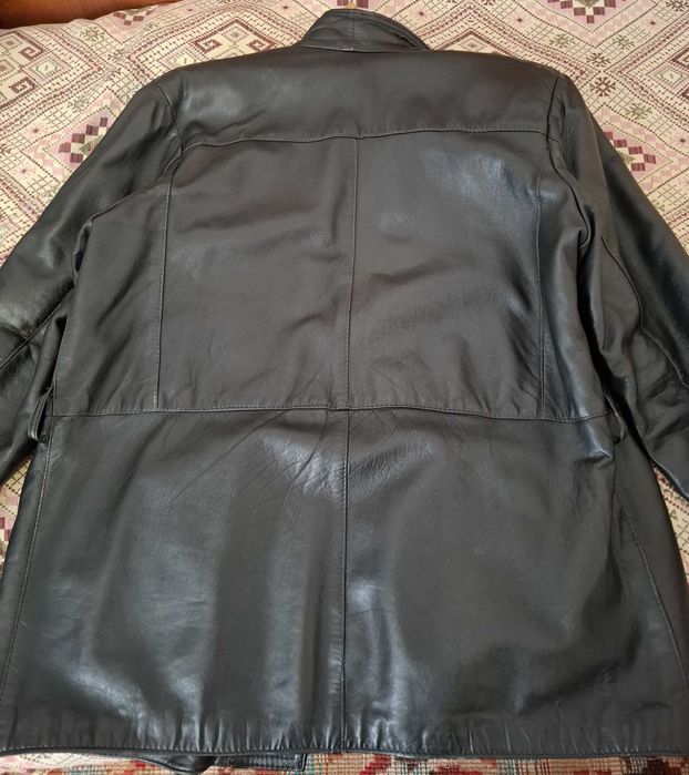 Дамско кожено яке от естествена кожа.