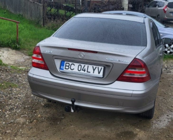Mercedes    c180