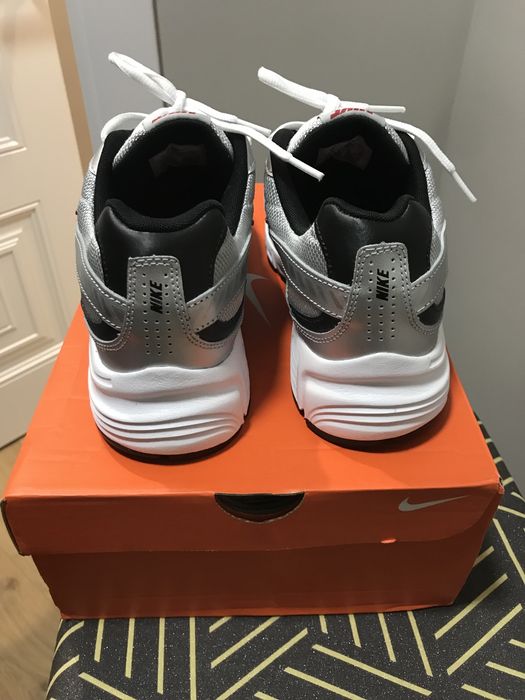 Кроссовки Nike initiator