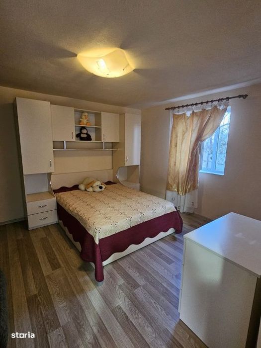 Casa parter, 100 mp utili, 1090 mp teren,  Pielesti