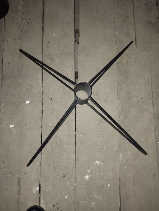 Продам крестовину для ёлки