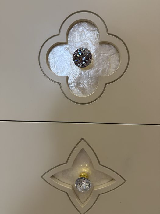 Дизайнерский комод