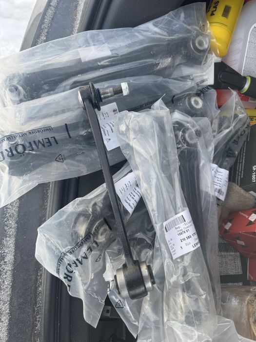 Продам запчасти на мерседес 210