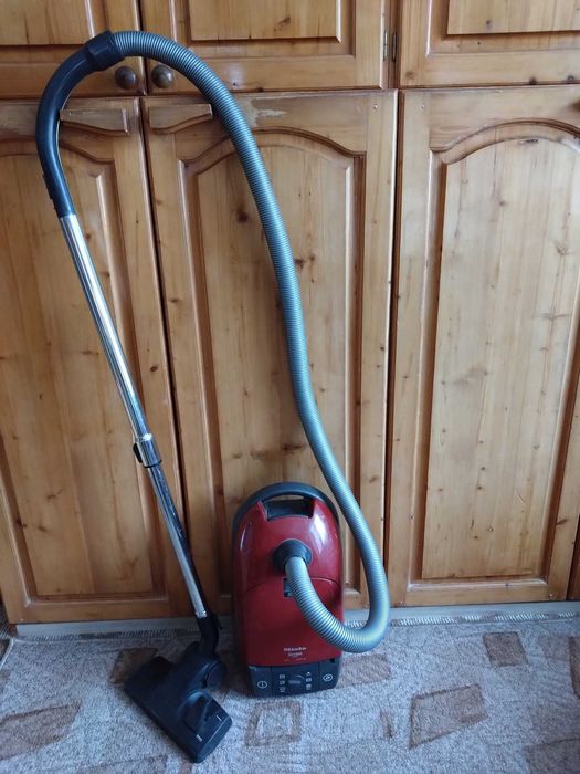 Прахосмукачка Miele Tango Plus 1800W