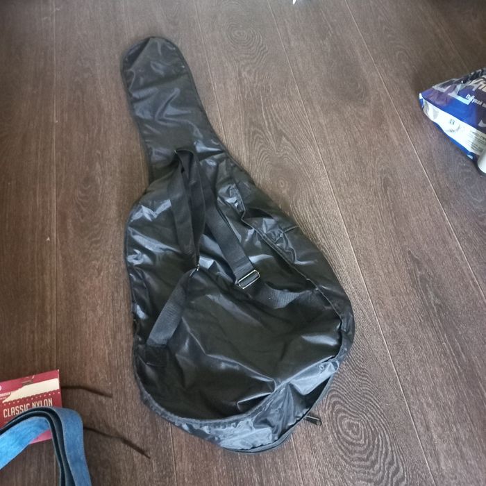 Гитара аккустическая