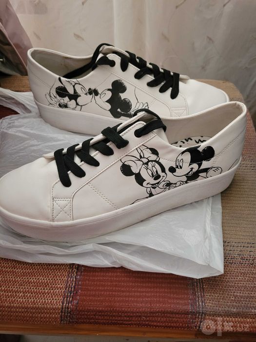Кроссовки Pull&bear с принтами Mickey&Minnie mouse