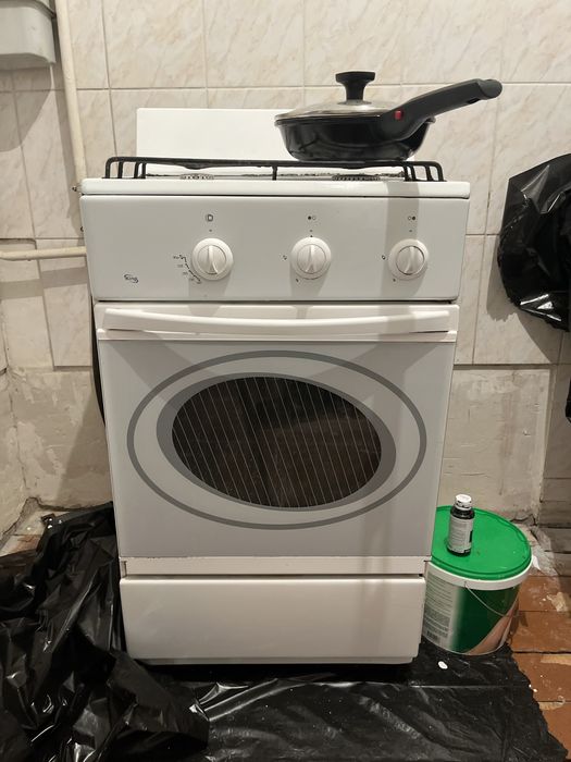 Продам газовую плиту