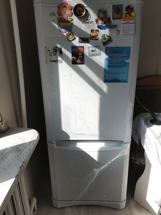 Холодильник INDESIT