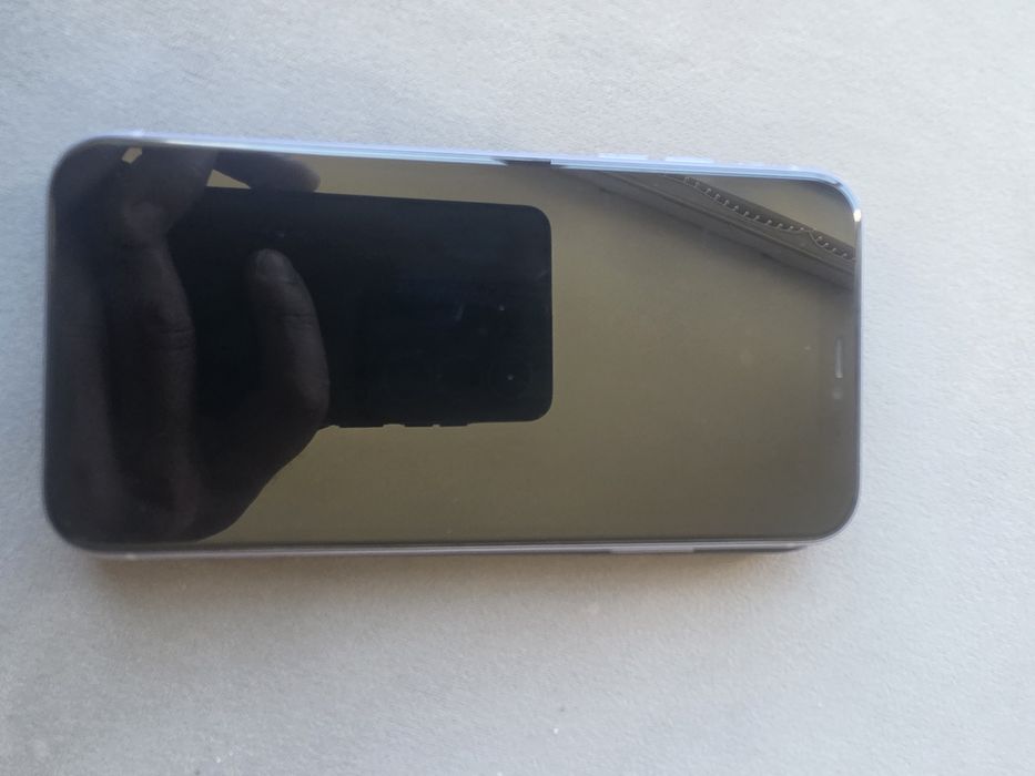 Продавам iPhone 11 (128GB) – Цвят: Purple (Лилав)