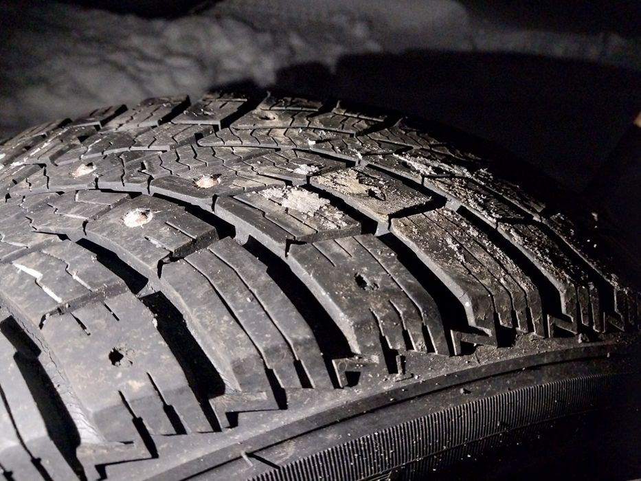 2 шины Triangle 215 60 R16. Без торга.