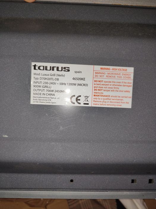Микровълнова фурна Taurus Luxus Grill 20L – 700W + Grill 900W