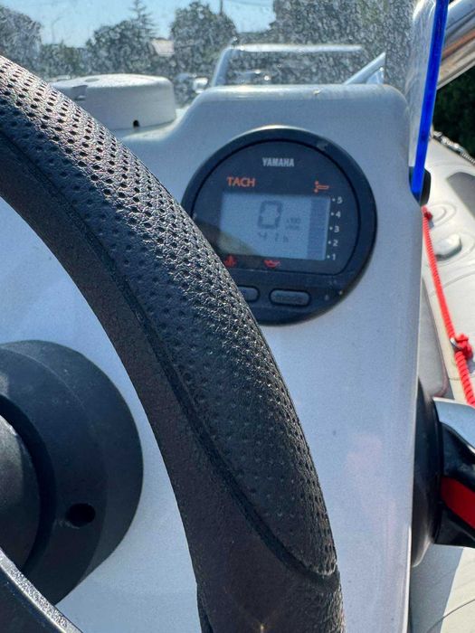 Продавам надуваема лодка рип Zodiac 4.80m