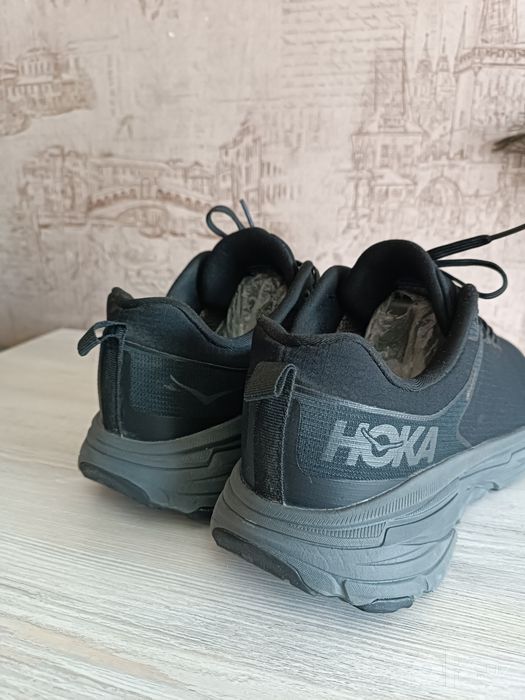Оригинальные кроссы HOKA