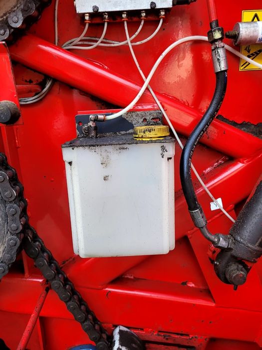 Пресс подборщик рулонный