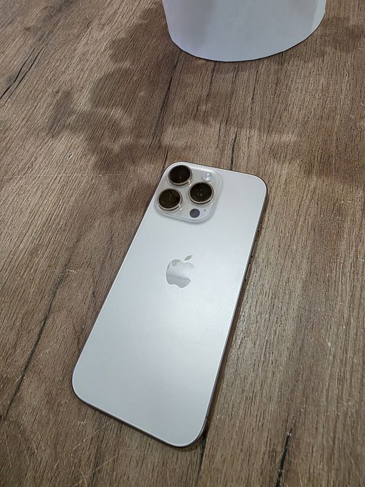 Срочно Iphone 16pro 90%