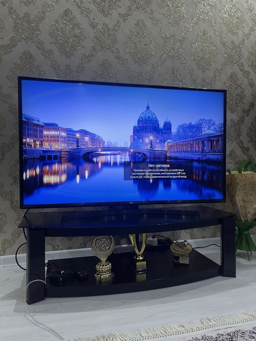 Продам тумбу под телевизор