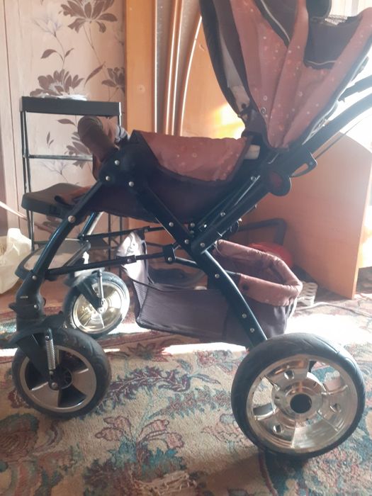 Продам детскую коляску зима лето.
