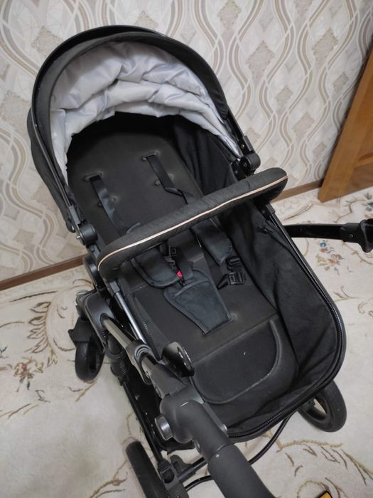 Продам коляску почти новая