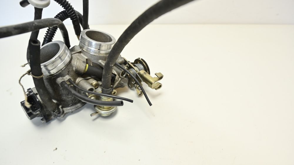 Rampa De Injectie Aprilia RSV 1000 R 2004 - 2010