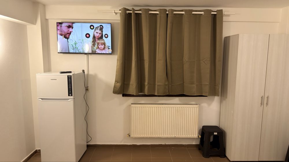Inchiriez camera  in vilă