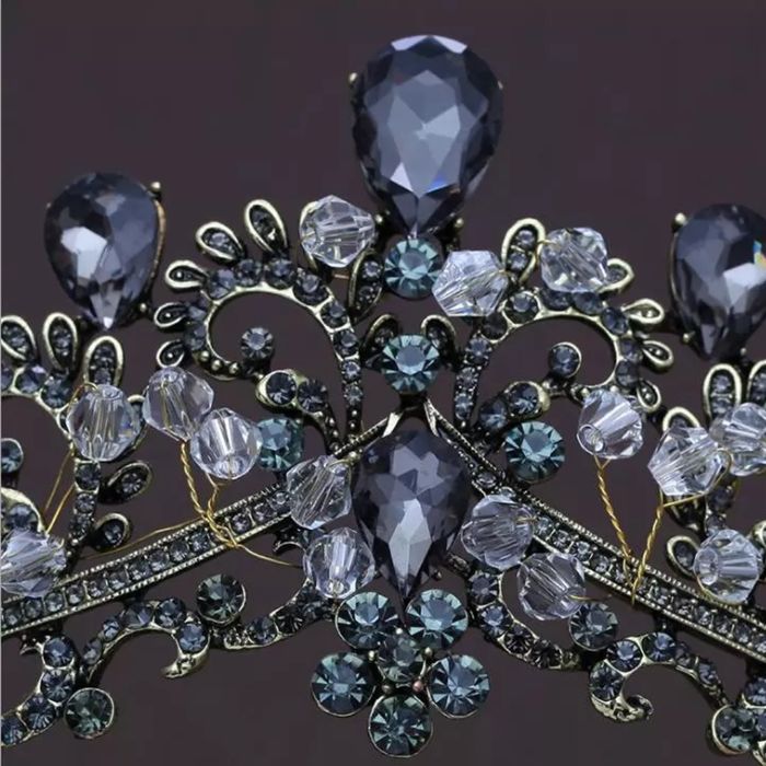 Корона, свадебное украшение