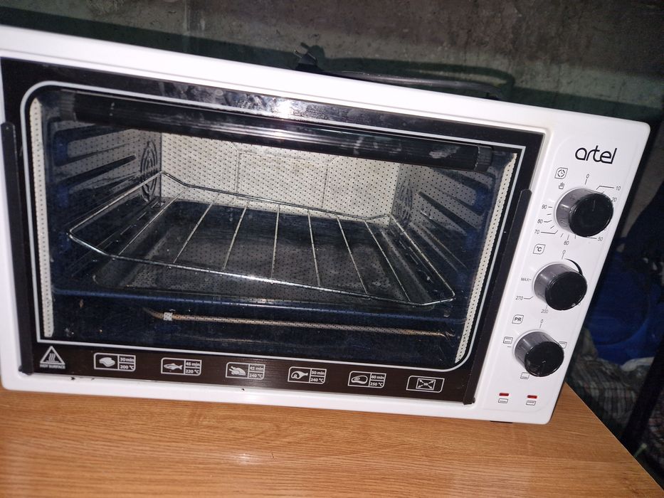 Продам духовой шкаф Artel