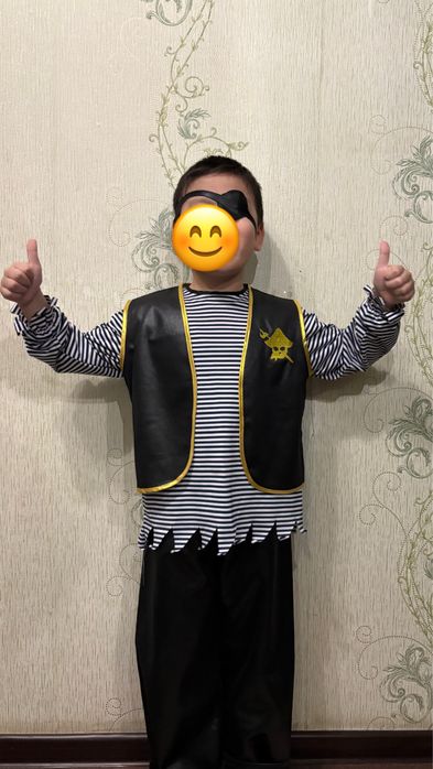 Кастюм деда мороза и пирата