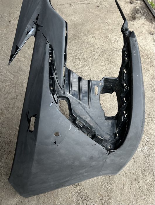 Передний бампер на Toyota Camry 70.