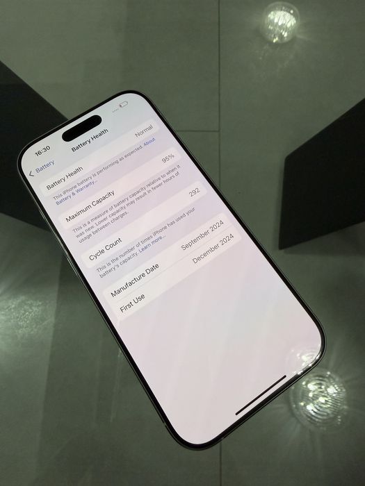 iPhone 16 Pro white titanium 128Gb • ca NOU • baterie 95% •