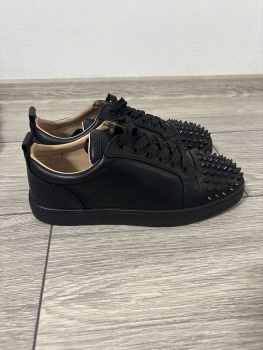 Adidasi Louboutin noi