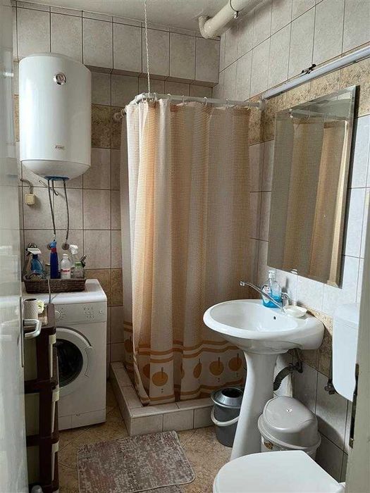 Дава се под наем Двустаен апартамент в Бургас, Братя Миладинови - 67 кв.м за 178.5 € - Снимка #1