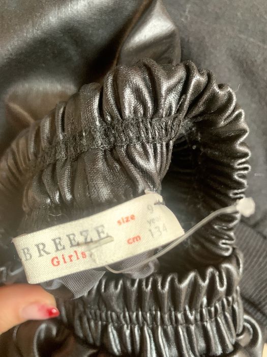 Нова детска вaтирана блуза с анимал принт и кожена пола