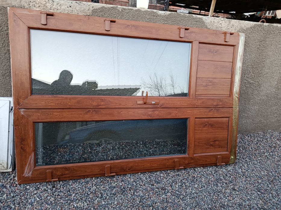 Продам пластиковые  двери