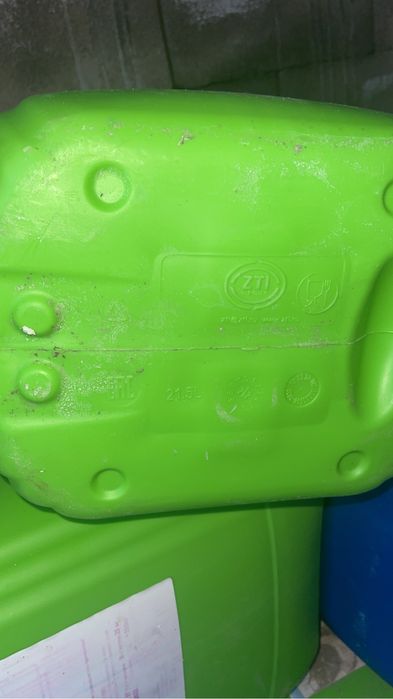 Канистры пластиковые