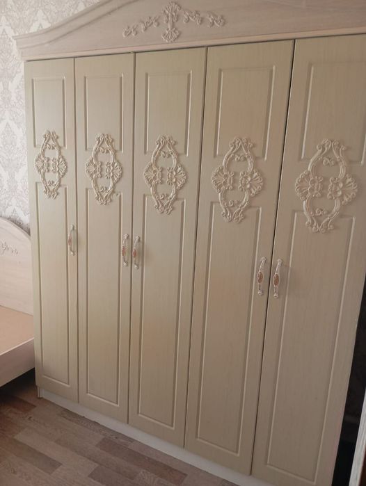 Шифонер тремо Билан Сотилади б.у