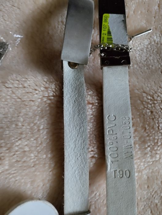 Vand brățări, cercei, lanțuri fantezie și curele de damă mărimea M