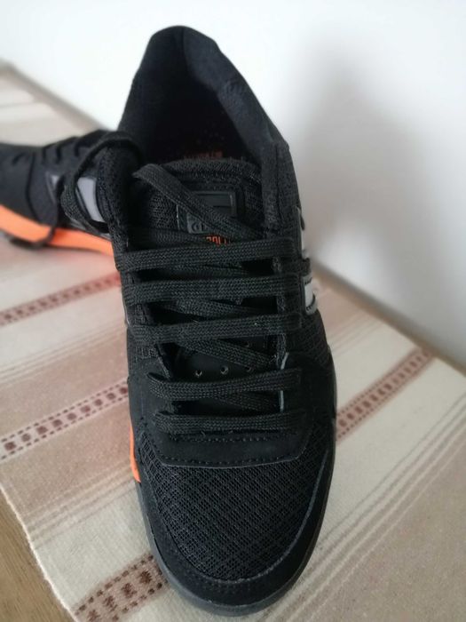 Спортни обувки GLOBE